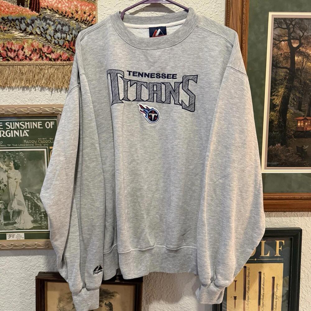 Vintage 90s Tennessee Titans Majestic NFL Embroidered Sweatshirt Size Large